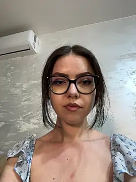 KaylaLewyss Adlı Modelin Canlı XXX Sohbeti