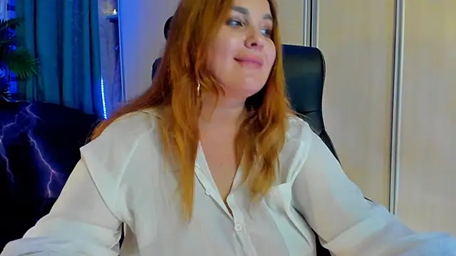 CoraSwon XXX чат на живо