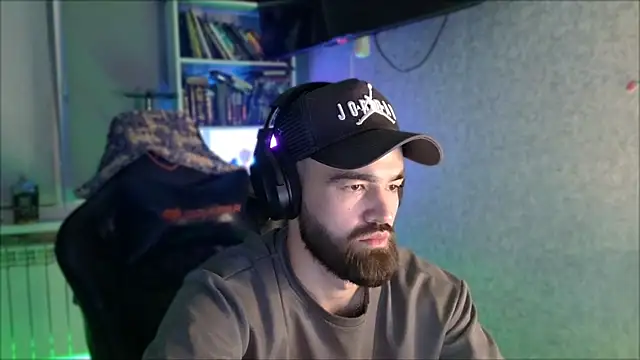XXX chat uživo modela _Serious_Man