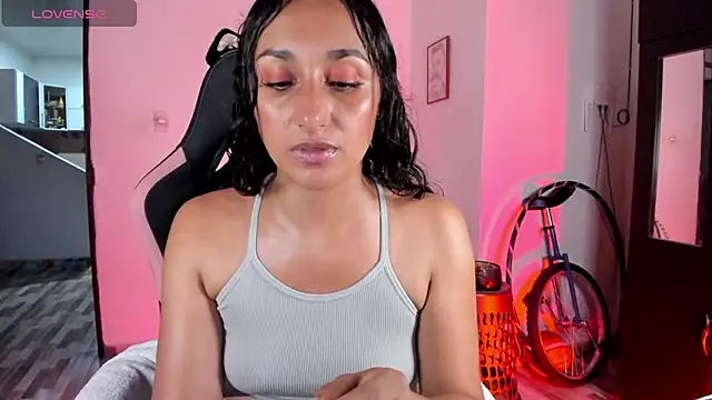 adrena_10 Adlı Modelin Canlı XXX Sohbeti