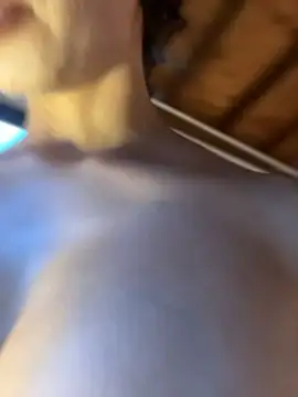 חדר צ'אט בשידור חי של RouseColins