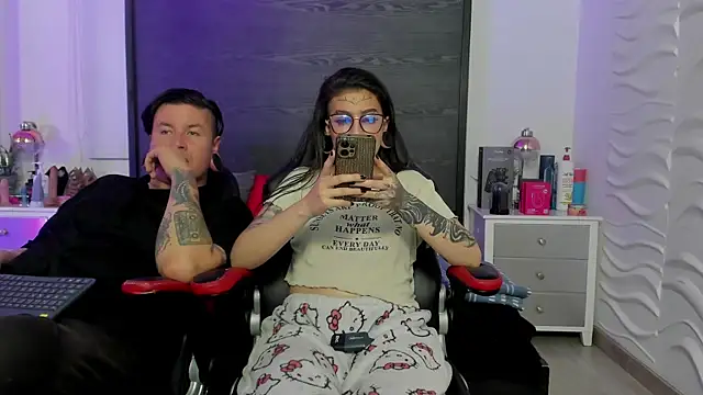 แชท XXX สดของ inkedsinners_