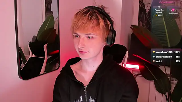 Your_avatar live XXX chat