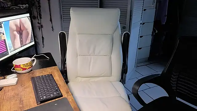 AlexTeasse 现场XXX聊天