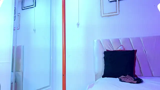 ebi_velvet Adlı Modelin Canlı Sohbet Odası