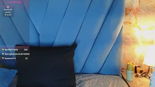 Meganisperfect69 Adlı Modelin Canlı XXX Sohbeti