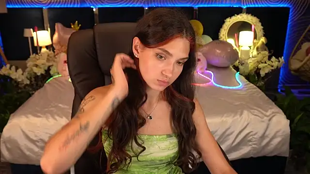 Chat +18 de BabyFlowerr ao vivo