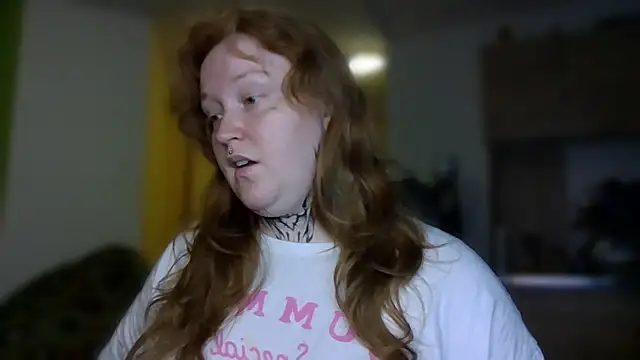 CURVYSAKURA élő chatszobája