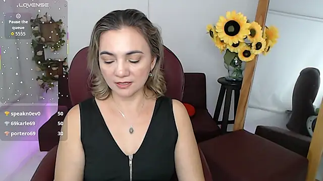 ana_milf: онлайн-секс-чат