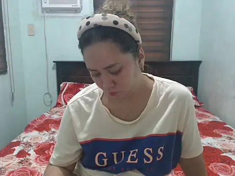 Hello_Kiffy69 élő XXX-chatje