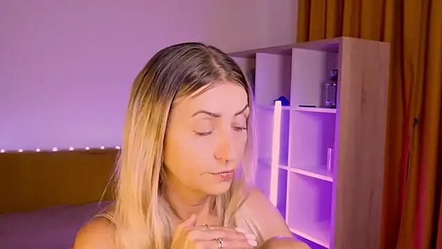 ZoeGrantn Live XXX chat