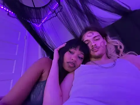 Онлайн чат XXX venusfairys