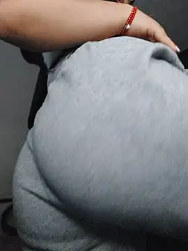 ElinaaxのライブXXXチャット