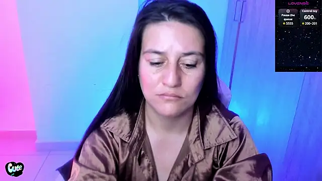 Saskyaa's Live XXX Chat