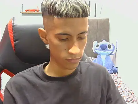 XXX chat uživo modela Angelstripboy