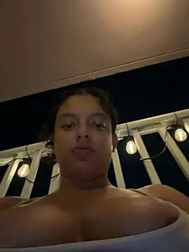 allybluee777's Live Chat Room