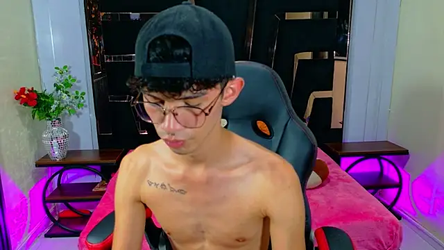 LiamHeatx Live XXX-Chat