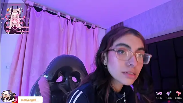 Chat +18 de Molly_A ao vivo