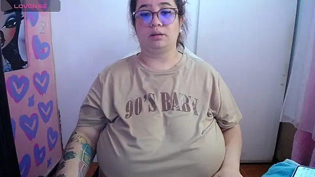XXX chat uživo modela kattybbwbigboobs_