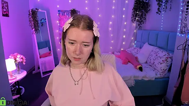 Elira_Vane élő XXX-chatje