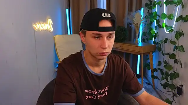 e1v1s Chat XXX in diretta