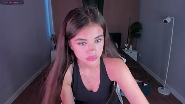 Alisha_Blakee Adlı Modelin Canlı XXX Sohbeti