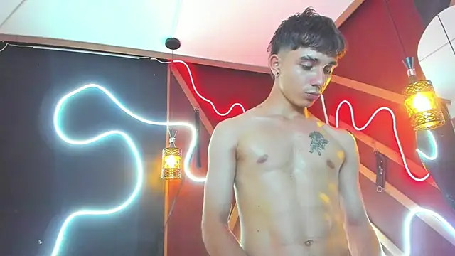 MaximumSteel_ Live XXX Chat