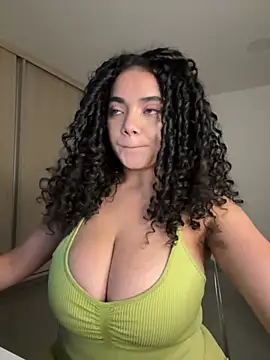 Curlyierr's Live XXX Chat