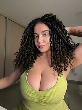 Curlyierr – Naživo XXX chat