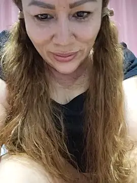 SluttyMilf79 现场XXX聊天