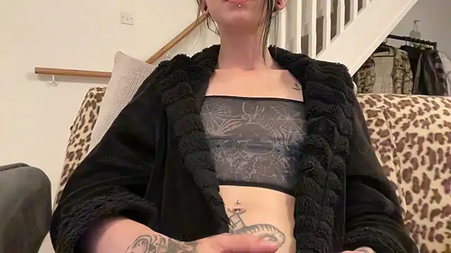 MissMidnightUK live XXX chat