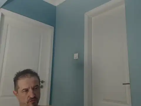 MisterFaithRO XXX чат на живо