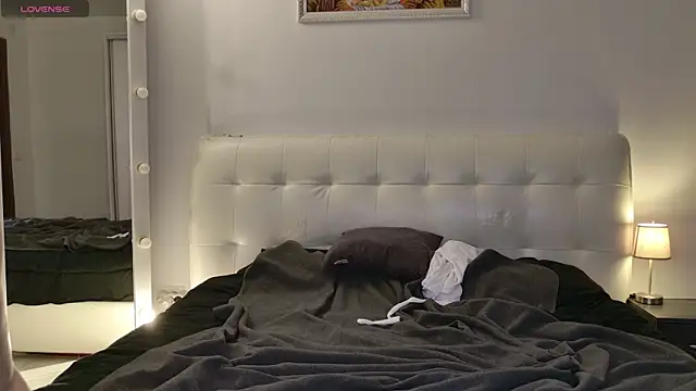 Eliza77's Live XXX Chat