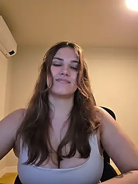 MiaRides19 Adlı Modelin Canlı XXX Sohbeti