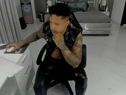 Онлайн чат XXX master_leather