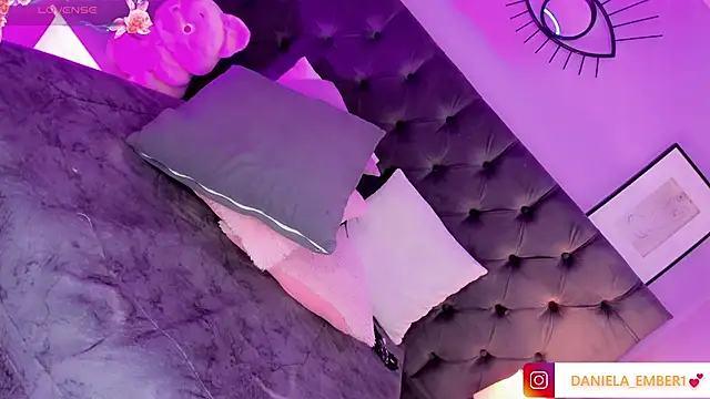 Amira_Ember Live XXX-Chat