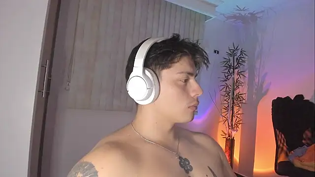 Giordano_Russo Show in webcam