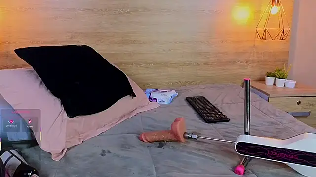 Elianmoon élő XXX-chatje