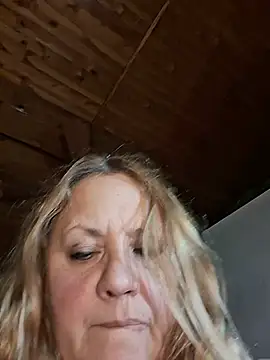 Chat XXX en directo de JennyInVegas