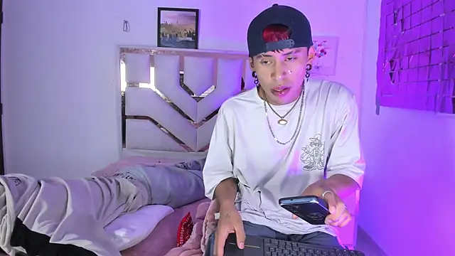 Demian_Salvatoire Show Webcam