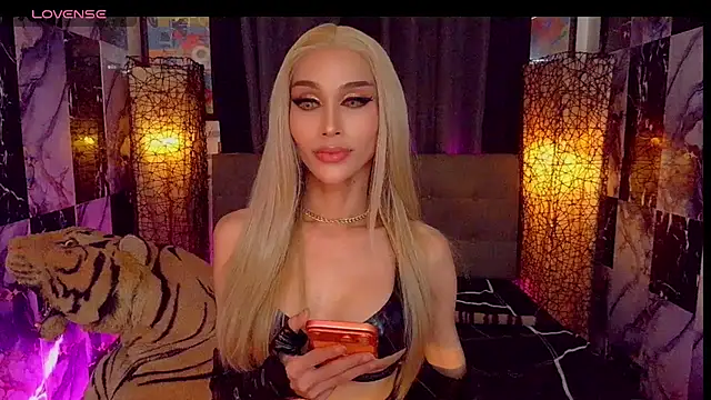 SeductiveSamanthaTS: διαδικτυακό σόου στην κάμερα