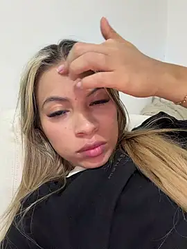 Mia_Rosee1 Adlı Modelin Canlı XXX Sohbeti
