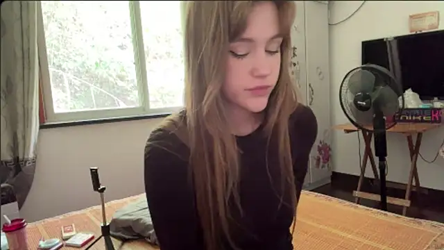 AnnaWasp Chat XXX in diretta