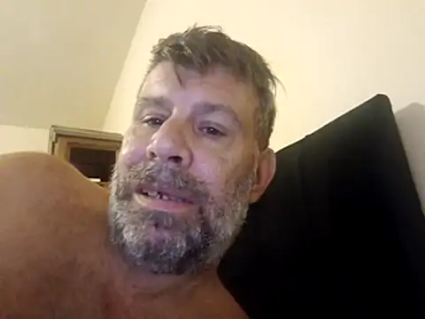stud2512 XXX чат на живо