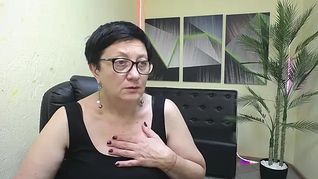 EmilyL0ve's Live XXX Chat