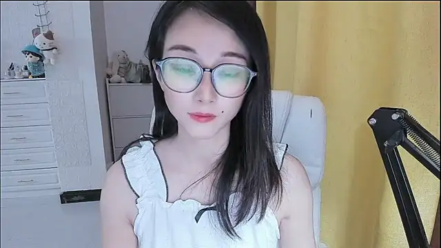 NIAN-er Adlı Modelin Canlı XXX Sohbeti