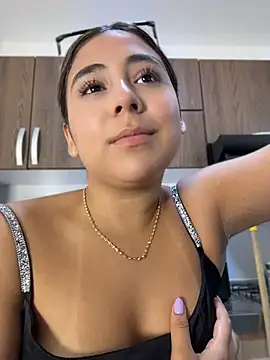 MelodyRey__ Adlı Modelin Canlı XXX Sohbeti