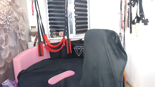 Онлайн чат XXX MISSgoddessMARIA