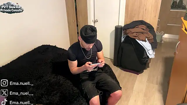 Emanuell__'s Live XXX Chat
