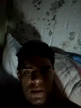 Chat +18 de eithan2121 ao vivo